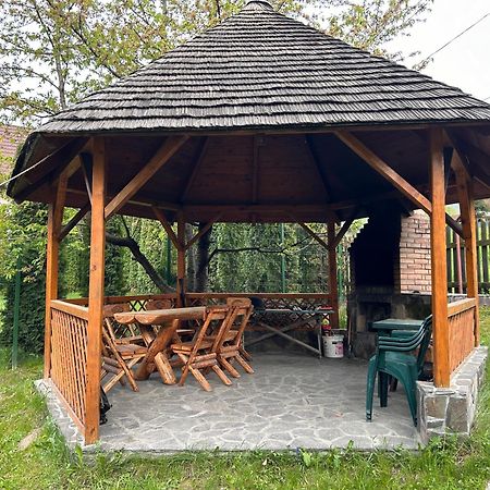 Homy Family House Villa Törcsvár Kültér fotó